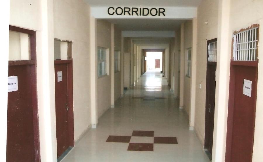 Shri Girraj Maharaj College Mathura Campus photo 1